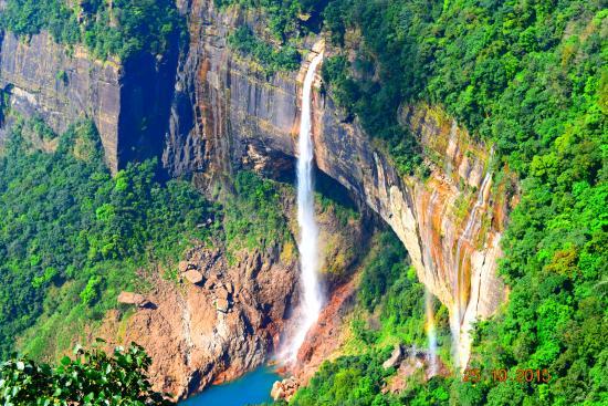 Nohkalikai Falls