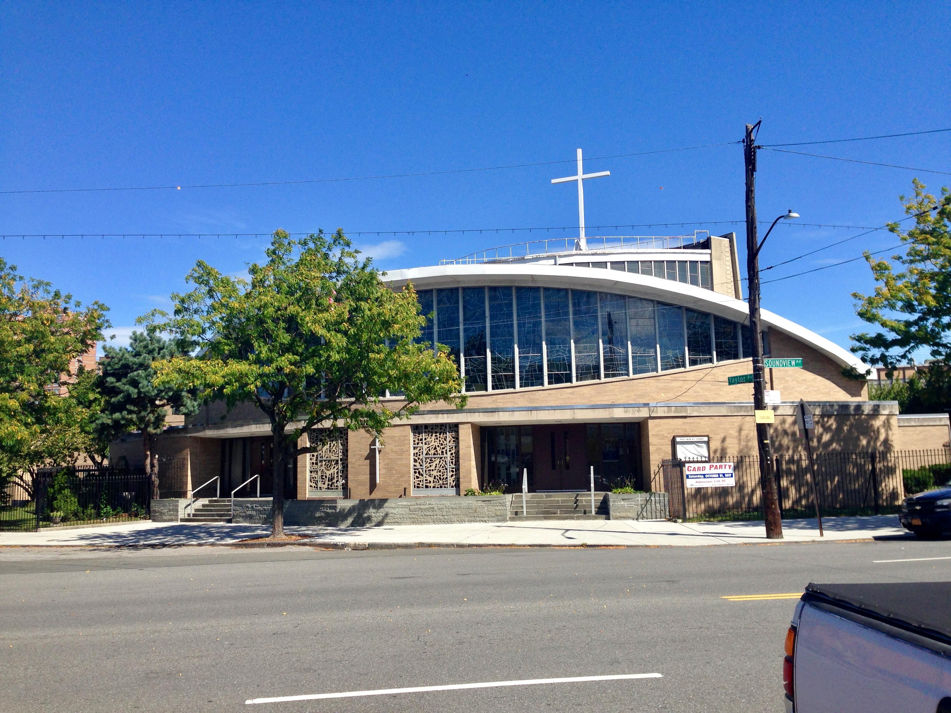 Holy Cross Roman Catholic Church