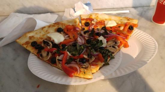 Joe's Pizza on Hollywood