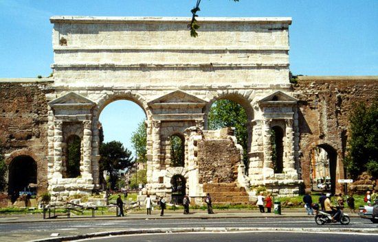 Porte Majeure