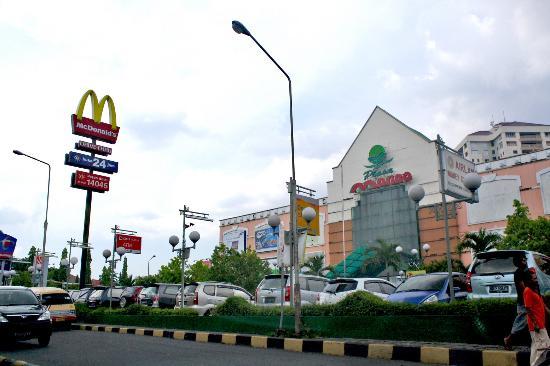 Marina Plaza