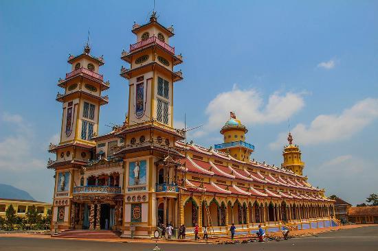 Cao Dai Temple