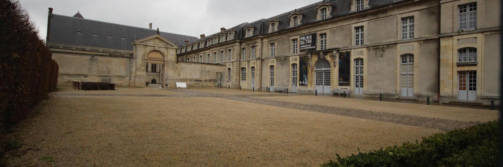 Palace of Tau