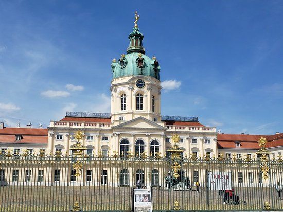 Charlottenburg Sarayı